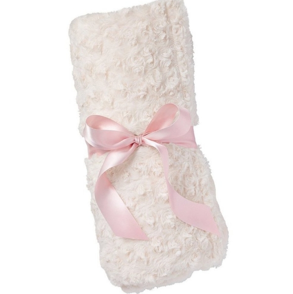 Ulta Limited Edition rosette plush throw NWT - Picture 7 of 7